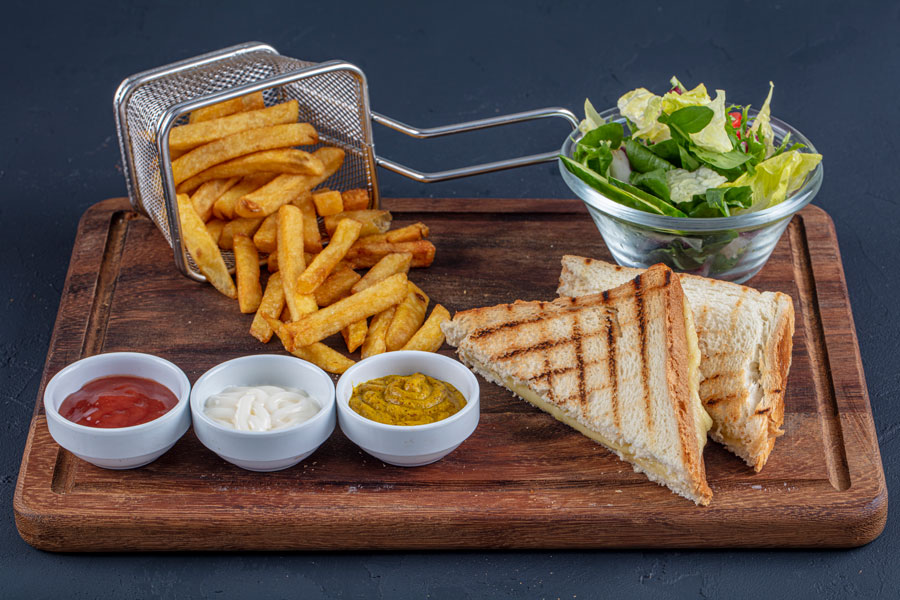 Grilled Cheese & Chips